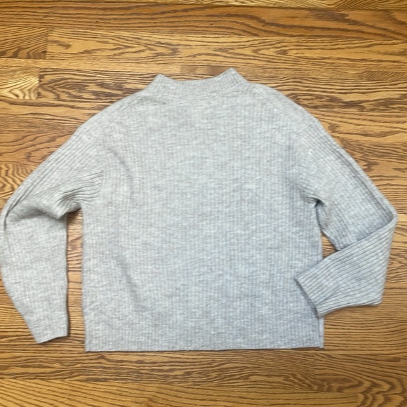 H&M sweater - Picture 5 of 5